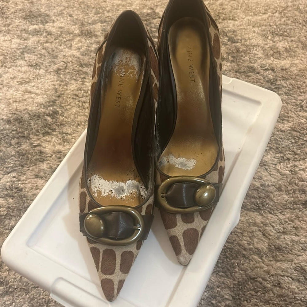 Nine West Women’s Mohair Animal print heels.
